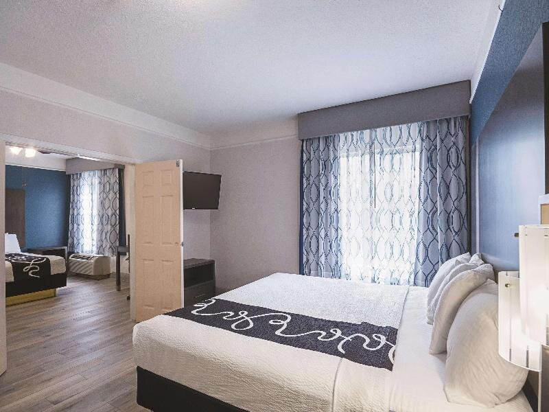 Standard Zimmer La Quinta Inn & Suites by Wyndham Kingwood Houston IAH Airpt