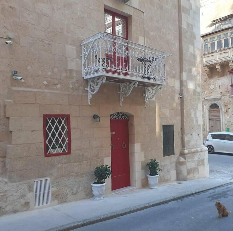Hütte Valletta Ta' Golina Corner House