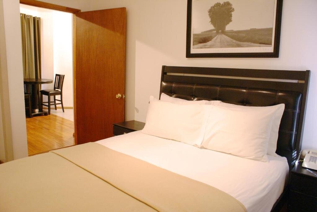 1 Bedroom Deluxe Suite Off SoHo Suites Hotel