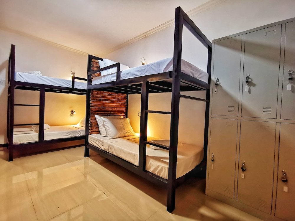 Кровать в общем номере Bakawan Hostel