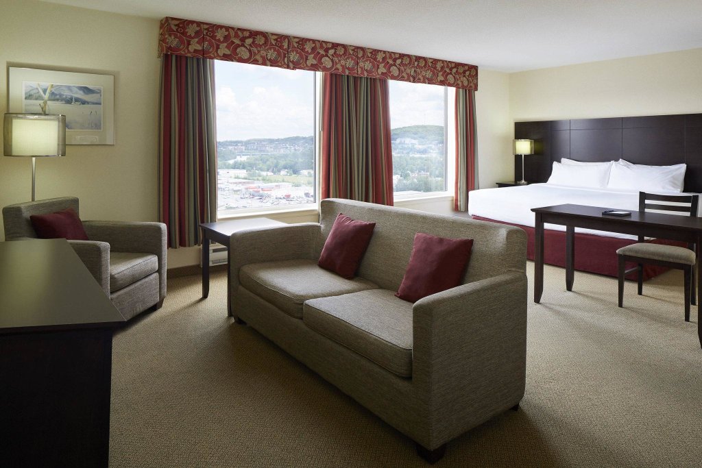 Двухместный люкс c 1 комнатой Delta Hotels by Marriott Sherbrooke Conference Centre