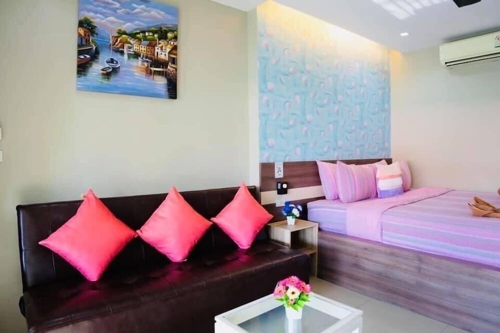 Deluxe Doppel Zimmer mit Balkon und mit Poolblick Bee Orchid Pool Villa