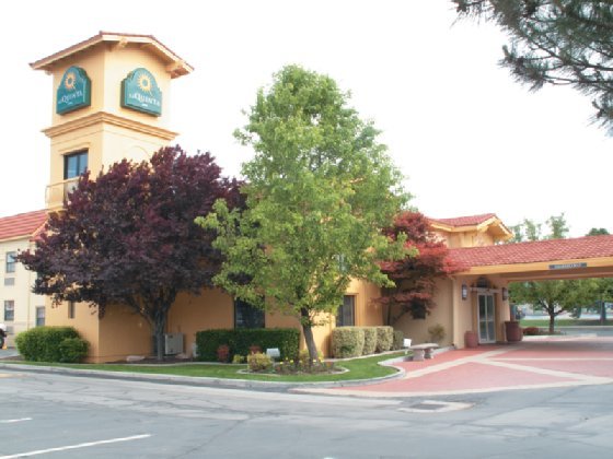 Четырёхместный номер Standard La Quinta Inn by Wyndham Salt Lake City Midvale