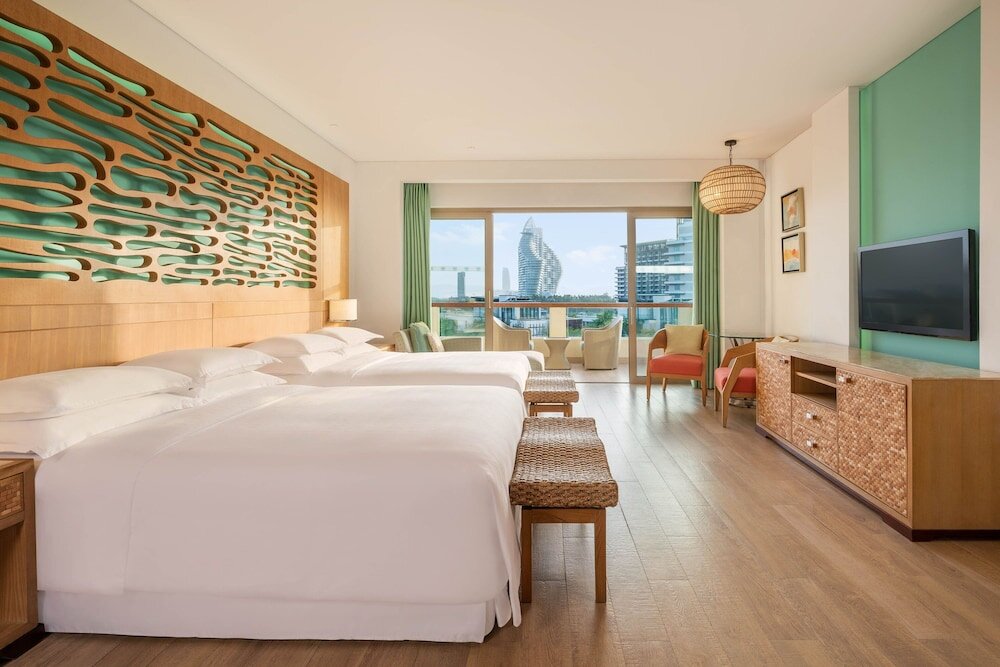 Standard Quadruple room with balcony and with partial sea view Sheraton Sanya Haitang Bay Resort