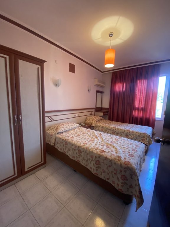 Apartamento cuádruple 1 dormitorio con balcón Lavinia Apart & Hotel