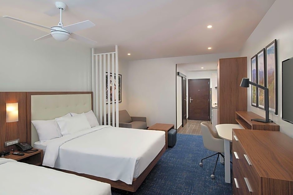 Четырёхместный номер Standard Homewood Suites By Hilton Santo Domingo