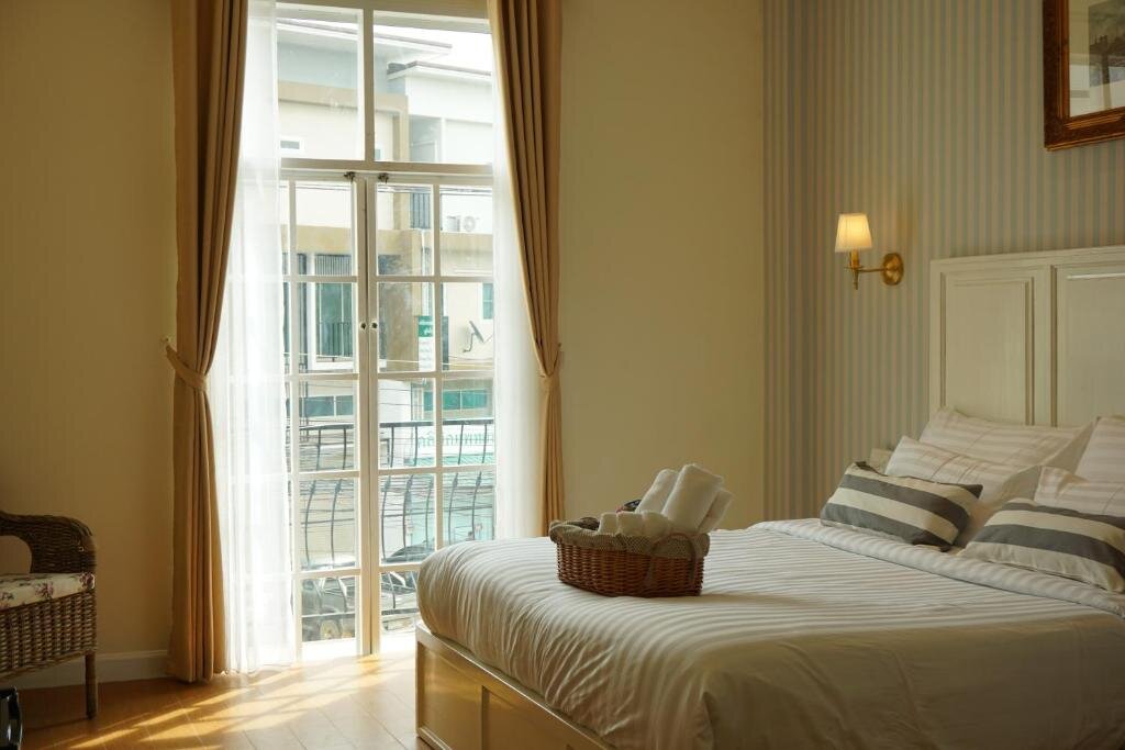 Standard double chambre avec balcon Nai Suan Bed and Breakfast