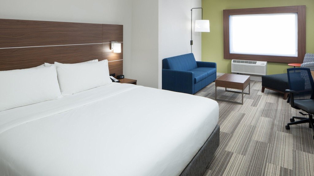 Номер Standard Holiday Inn Express & Suites - Orlando At Seaworld, an IHG Hotel