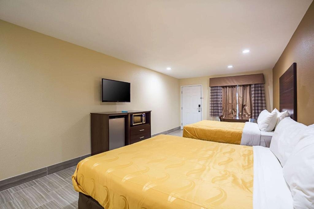 Standard room Quality Inn Rockport on Aransas Bay