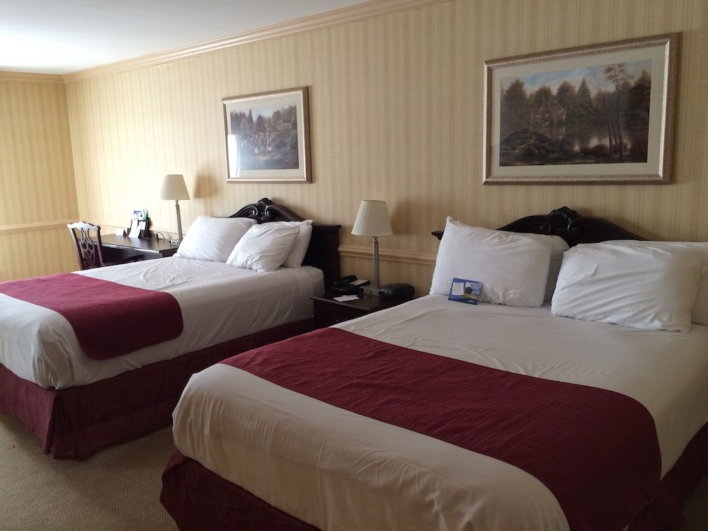 Standard room Manchester Inn and Suites