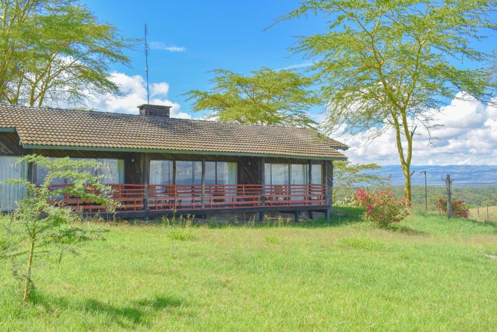 Полулюкс Lake Nakuru Lodge
