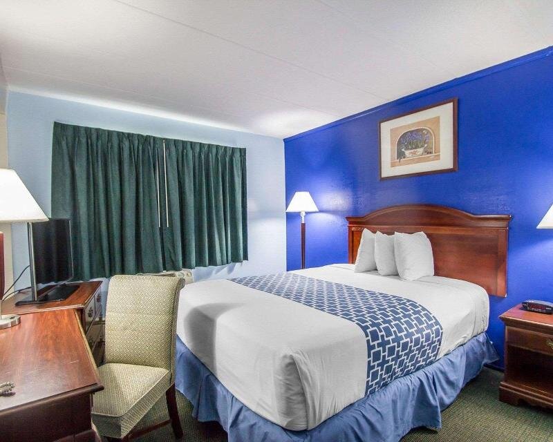 Двухместный номер Standard Econo Lodge Inn & Suites Windsor