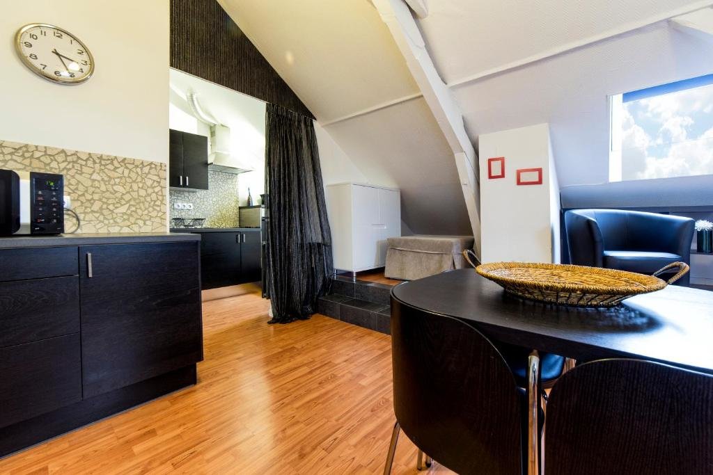1 Bedroom Attic Apartment The Queen Luxury Apartments - Villa Carlotta
