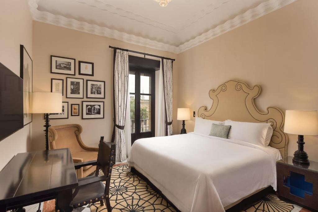 Двухместный номер Deluxe Hotel Alfonso XIII, a Luxury Collection Hotel, Seville