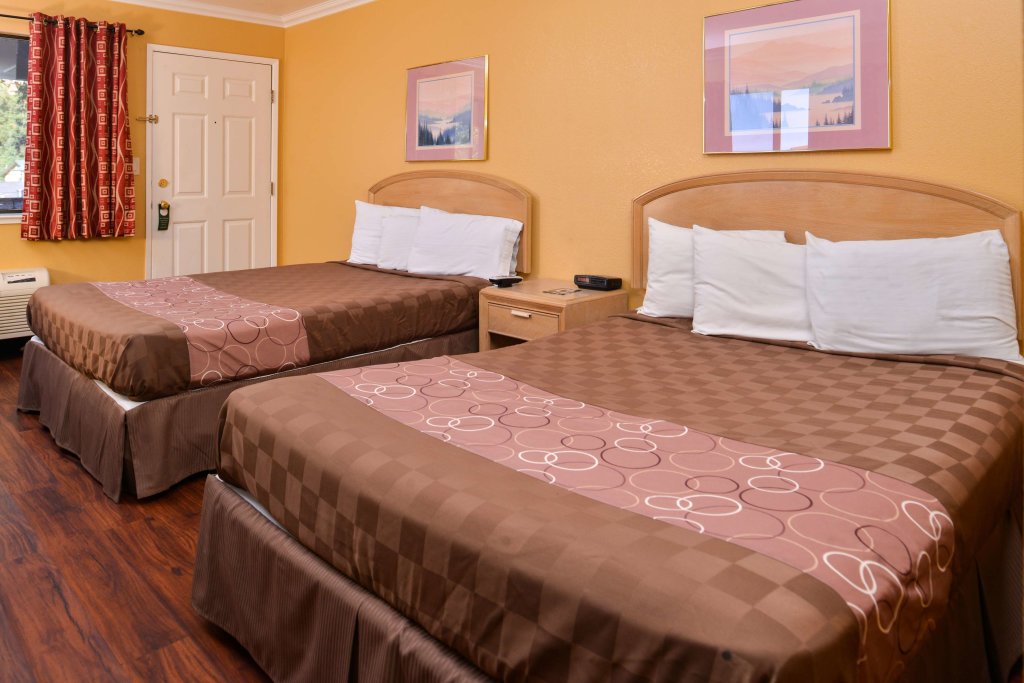 Standard quadruple chambre Americas Best Value Inn and Suites Clearlake