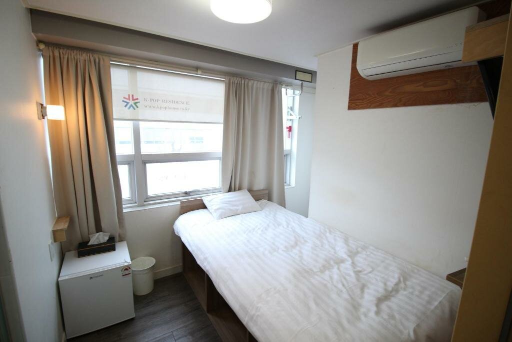 Standard Single room Hostel Kpop