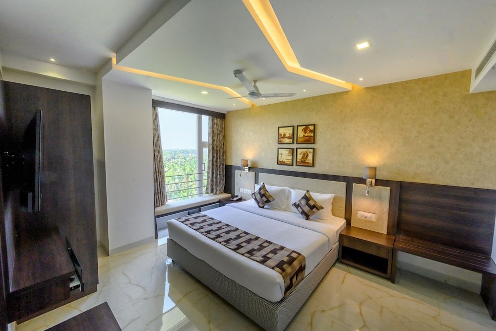 Suite Luxury Hotel Manipal Inn