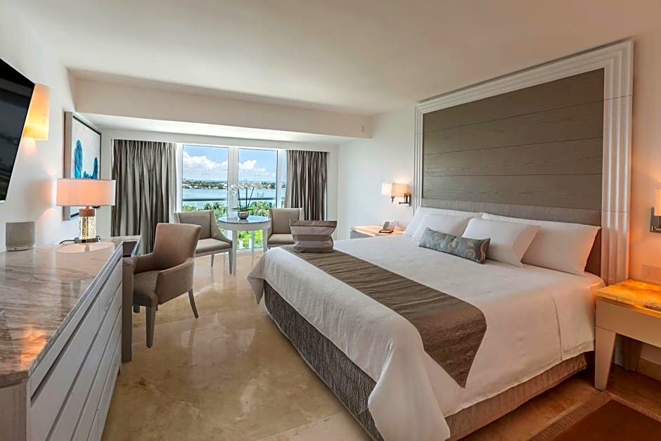 Двухместный номер Royale Deluxe с видом на залив Le Blanc Spa Resort Cancun Adults Only All-Inclusive