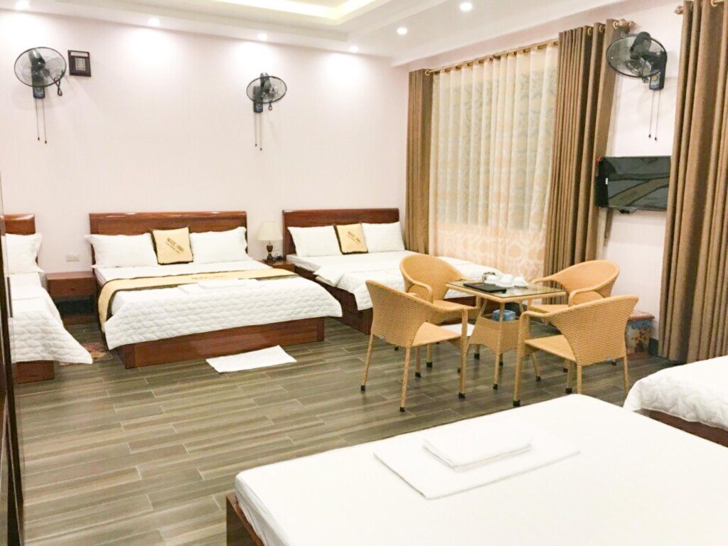 Кровать в общем номере Hotel Ngoc Anh - Van Don