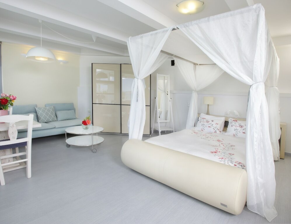 Suite 1 dormitorio con vista al mar Villa Paradise in Naxos