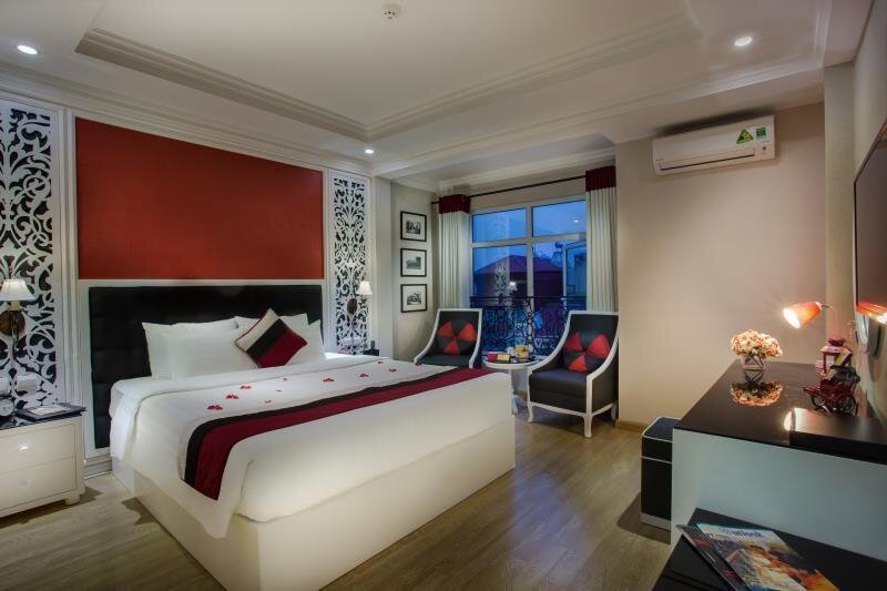 Кровать в общем номере Lavender Central Hotel & Spa Hanoi
