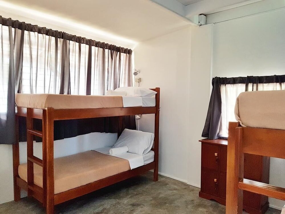 Cama en dormitorio compartido familiar Bed Bunks and Beyond Hostel