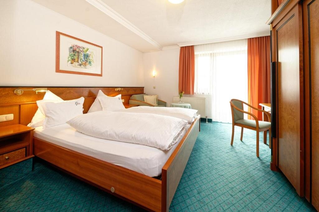 Standard Double room with balcony Hotel Edelweiss
