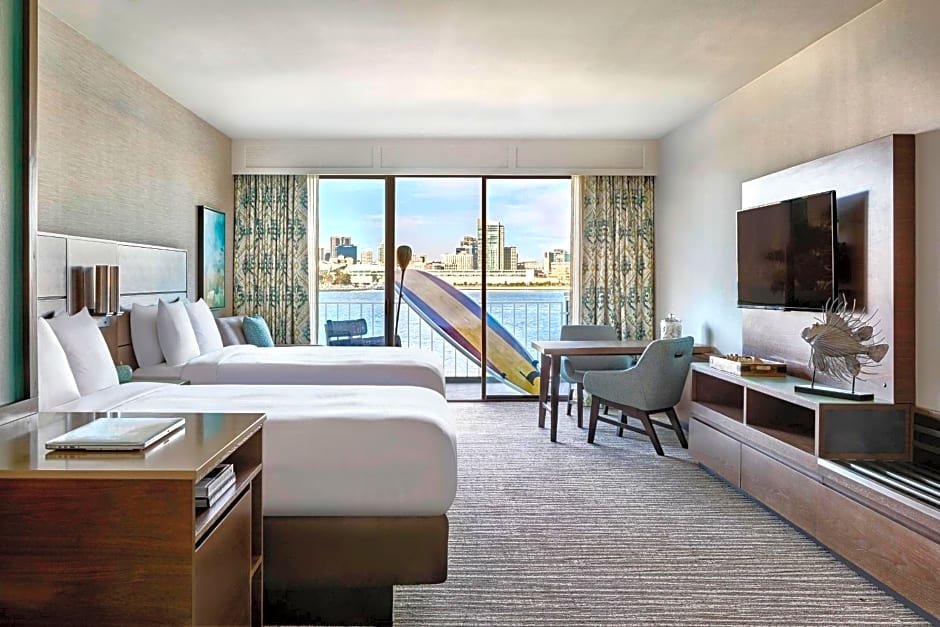 Двухместный номер Standard с балконом и с видом на бассейн Coronado Island Marriott Resort & Spa