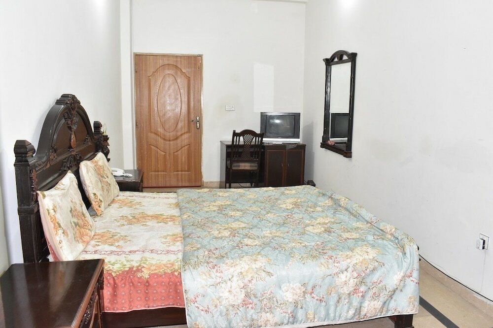 Standard room Hotel The Oriel Islamabad