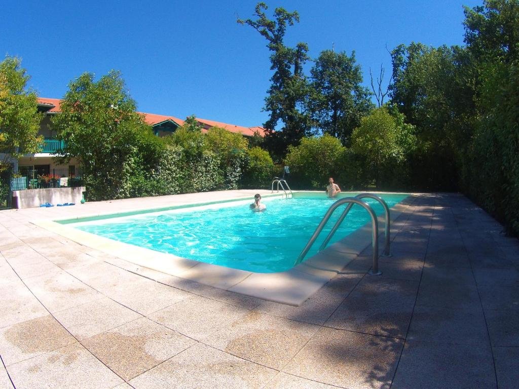 Apartment CAPBRETON, SUD OUEST FRANCE, APPARTEMENT PROCHE PLAGES ET FORÊTS - T4-4 Pièces, Piscine, Clime, Parking, Wi-fi, Plages 10 mn, Sleeps up to 8, near Beaches & Forests