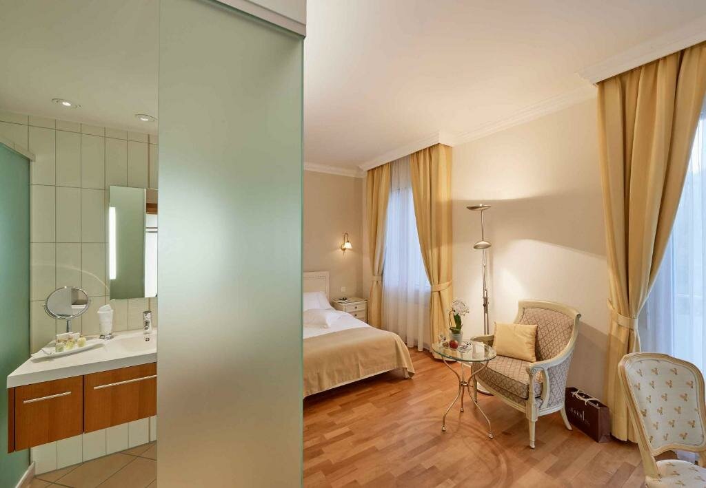Confort simple chambre Vue sur les terres Ferienwohnungen Hotel Eden Spiez