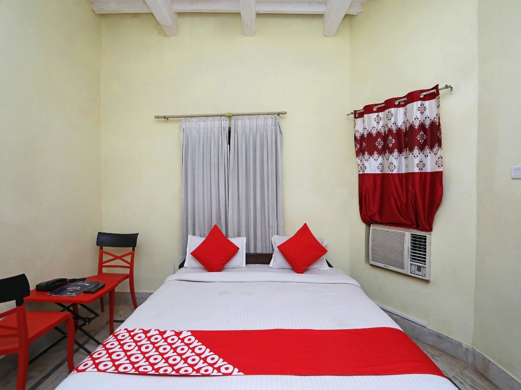 Standard Double room OYO Hotel Surya Garden Retreat