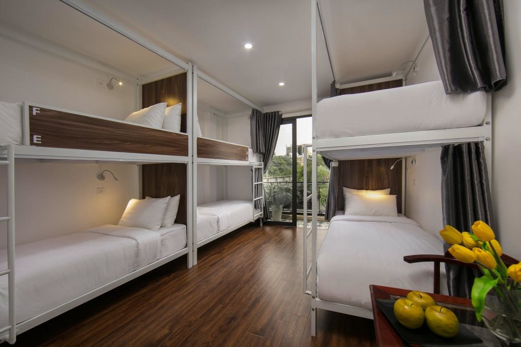 Кровать в общем номере Hanoi Backpacker Hostel