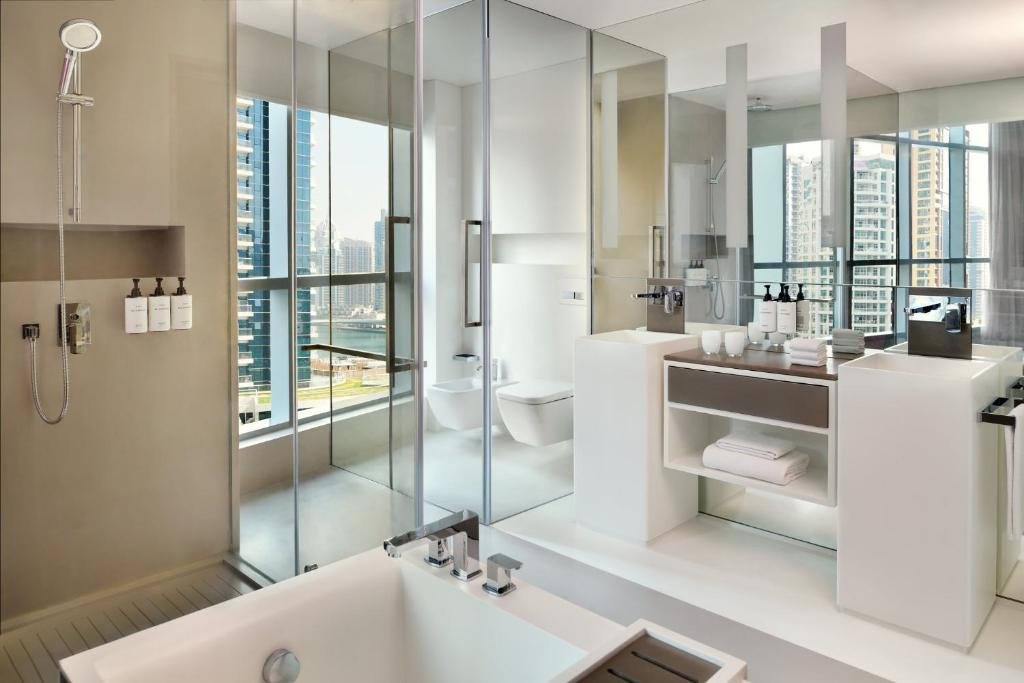 Двухместный номер Classic с балконом InterContinental Dubai Marina, an IHG Hotel