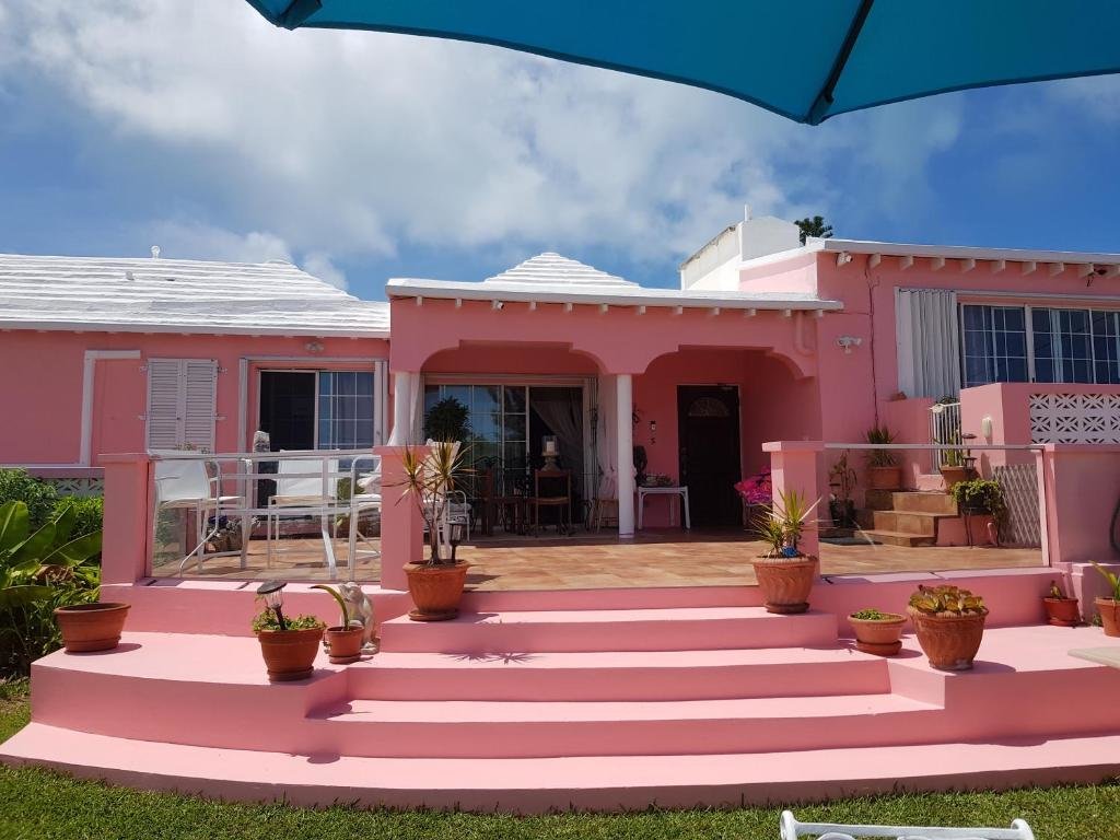 Superior Studio Bermuda Connections Guest House