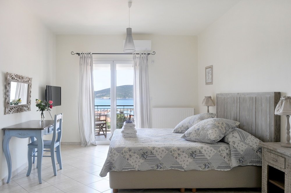 Двухместный номер Comfort с балконом и с видом на море Triantafilia Guesthouse