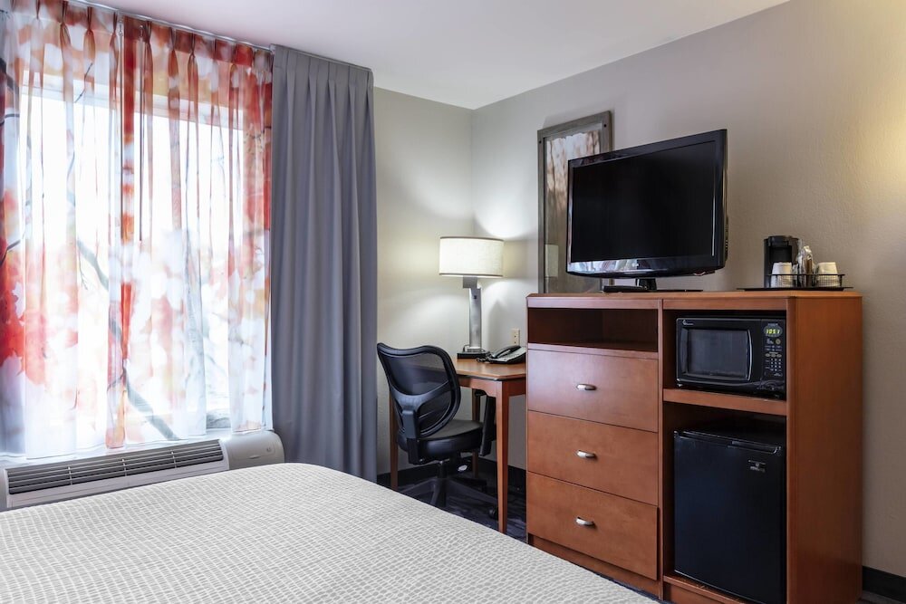 Standard Quadruple room Fairfield Inn & Suites Columbus