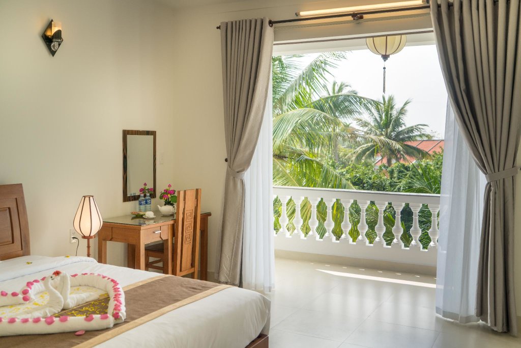 Deluxe Double room with balcony Luna Villa Homestay