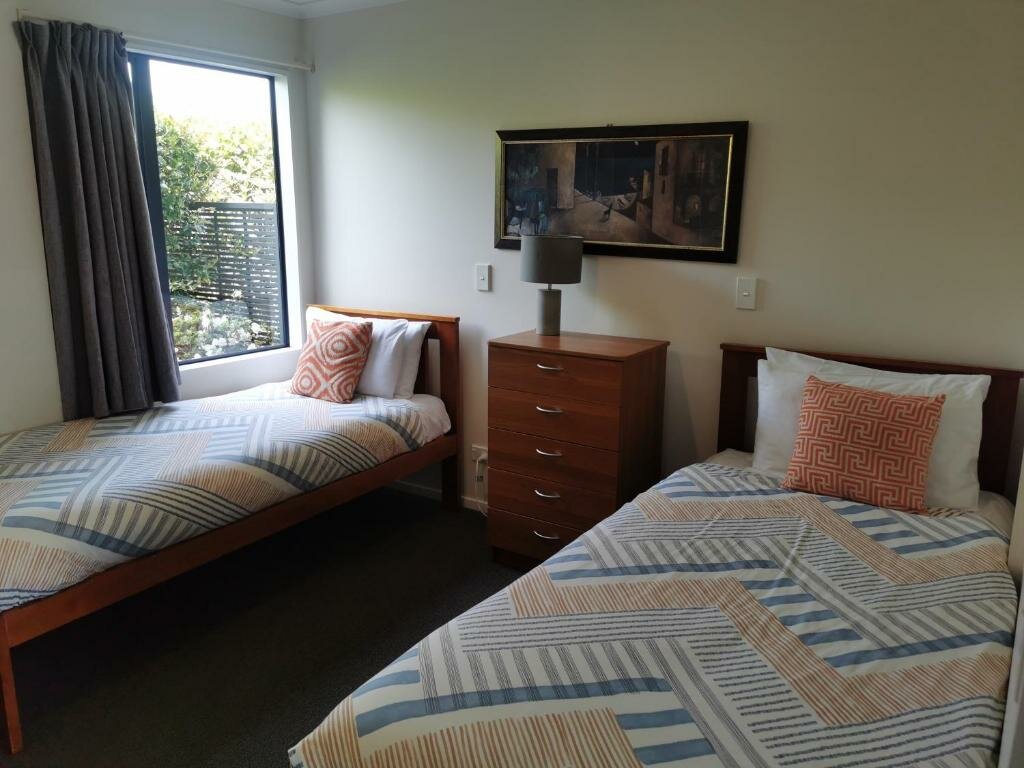 2 Bedrooms Apartment ASURE Ascot Motor Inn