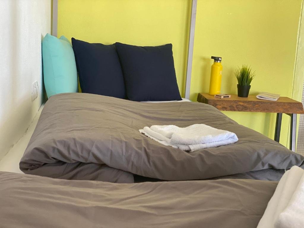 Кровать в общем номере The Tree House Tenerife