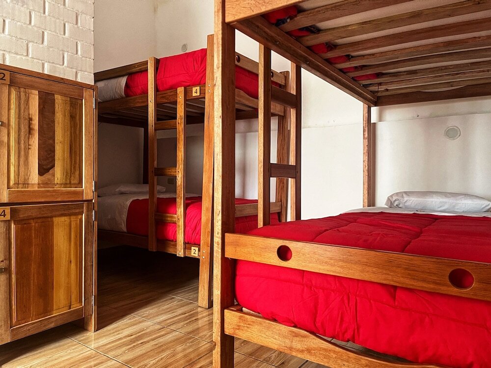 Standard Quadruple room Tupac Hostel Huaraz