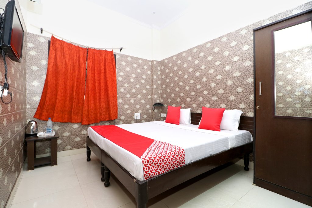 Suite OYO Hotel Mall Residency