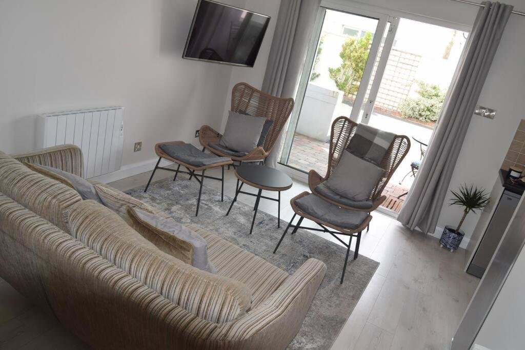 Appartement 2 bed Apartment Ballycastle Seconds to Seafront