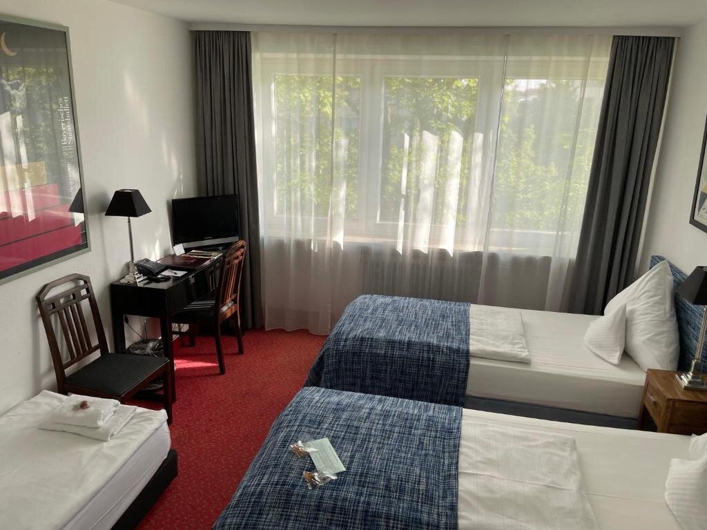 Трёхместный номер Standard Hotel Nymphenburg City - München