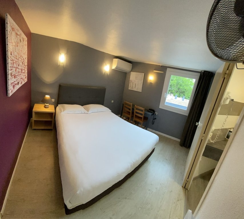 Confort double chambre Contact Hotel LE SUD Montpellier Aéroport Parc Expo Arena