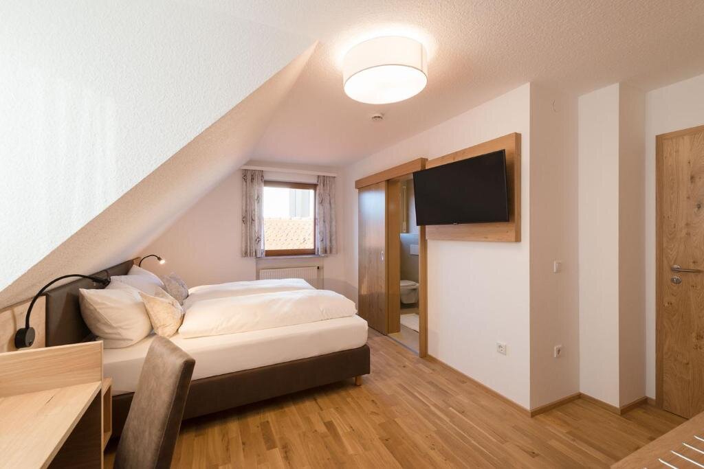Standard Zimmer Gasthof-Pension Brauner Hirsch in Alfeld - Mittelfranken