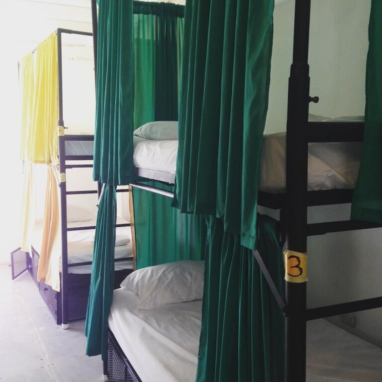 Кровать в общем номере цокольный этаж Casa Oro Eco Hostel