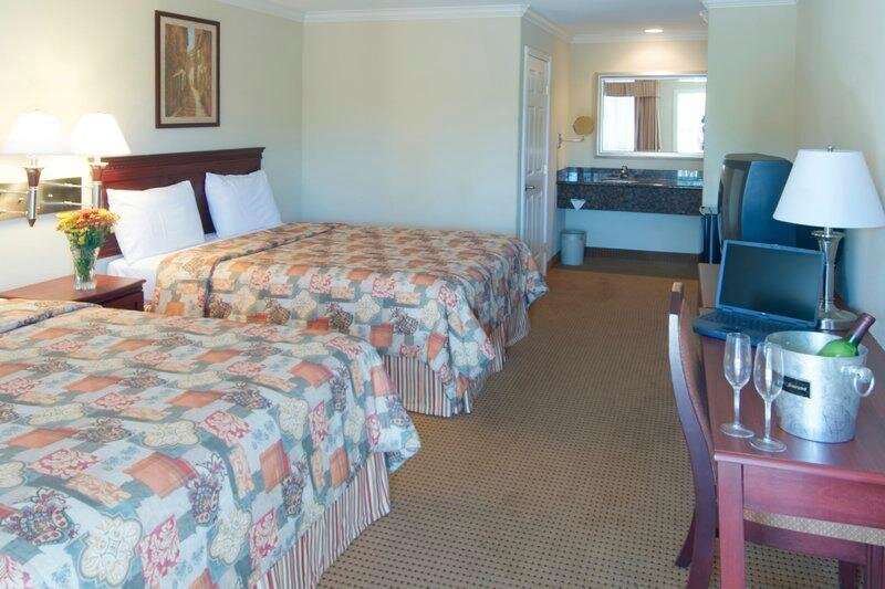 Cama en dormitorio compartido Fairview Inn & Suites