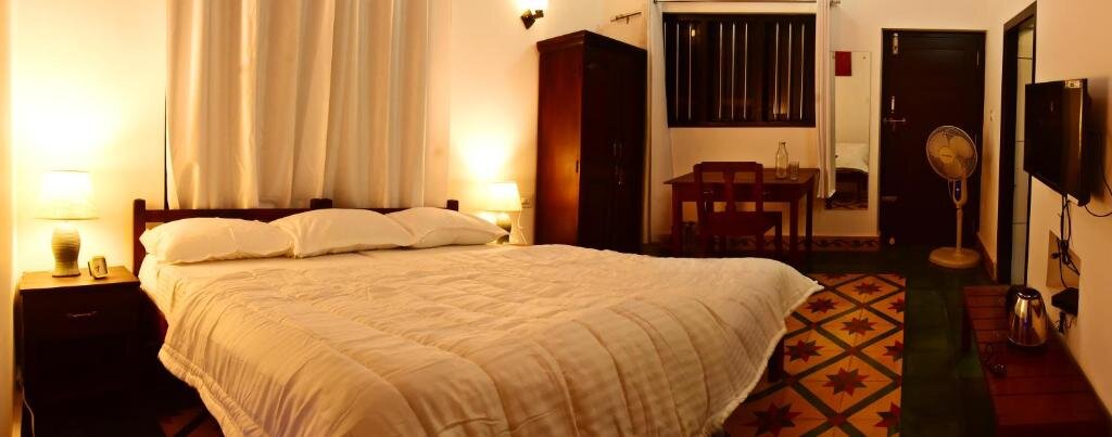 Standard Double room with balcony Nivaasana Bed & Breakfast