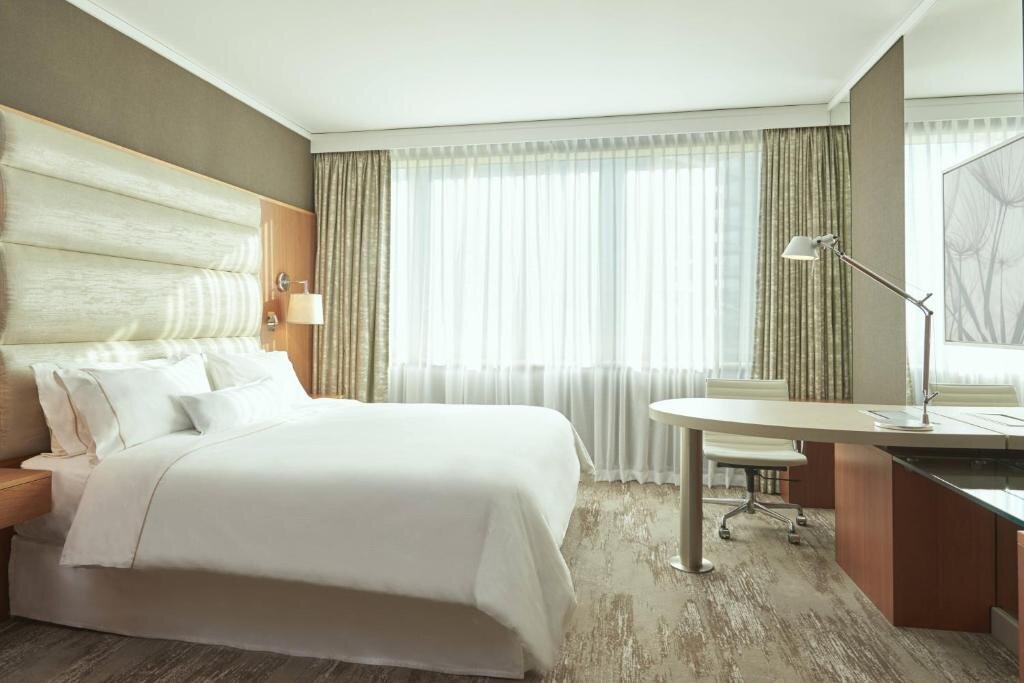1 Bedroom Executive Double Suite with city view The Westin Warsaw